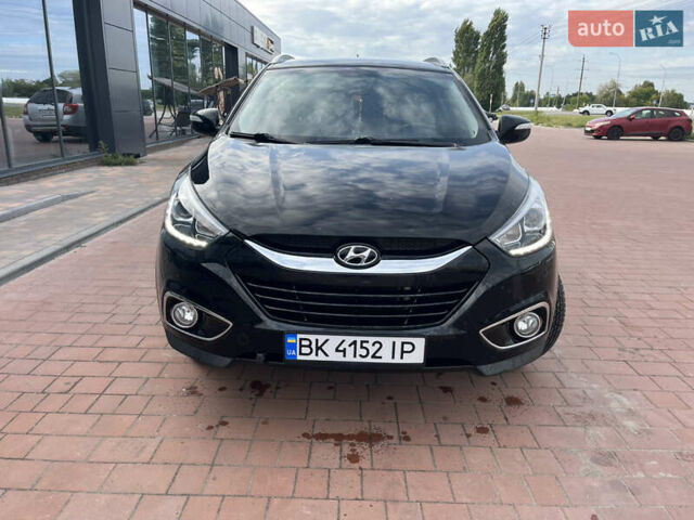 Черный Хендай их35, объемом двигателя 2 л и пробегом 246 тыс. км за 15300 $, фото 1 на Automoto.ua