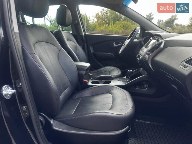 Черный Хендай их35, объемом двигателя 2 л и пробегом 208 тыс. км за 15350 $, фото 38 на Automoto.ua