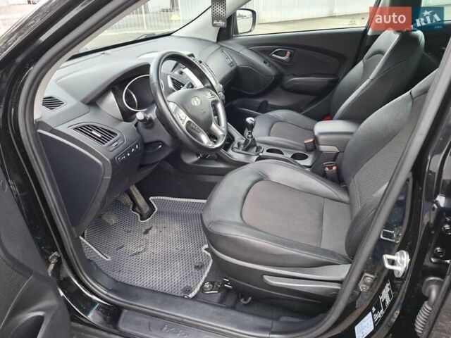 Хендай их35 2014 в Киеве на Automoto.ua Черный Хендай их35, объемом двигателя 1.7 л и пробегом 210 тыс. км за 13300 $, фото 24 на Automoto.ua