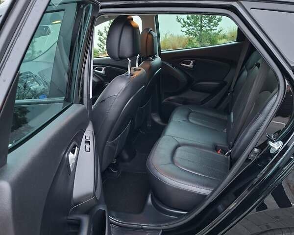 Черный Хендай их35, объемом двигателя 2 л и пробегом 237 тыс. км за 15600 $, фото 20 на Automoto.ua