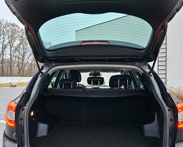 Черный Хендай их35, объемом двигателя 2 л и пробегом 237 тыс. км за 15600 $, фото 17 на Automoto.ua