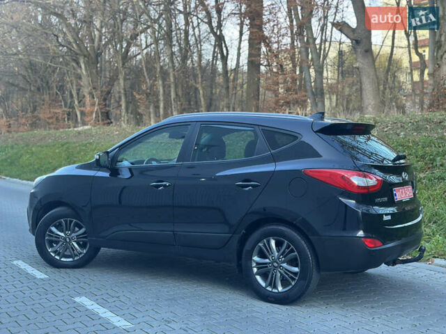Черный Хендай их35, объемом двигателя 2 л и пробегом 237 тыс. км за 15150 $, фото 7 на Automoto.ua