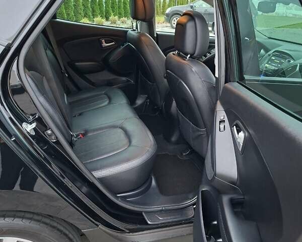 Черный Хендай их35, объемом двигателя 2 л и пробегом 237 тыс. км за 15600 $, фото 16 на Automoto.ua