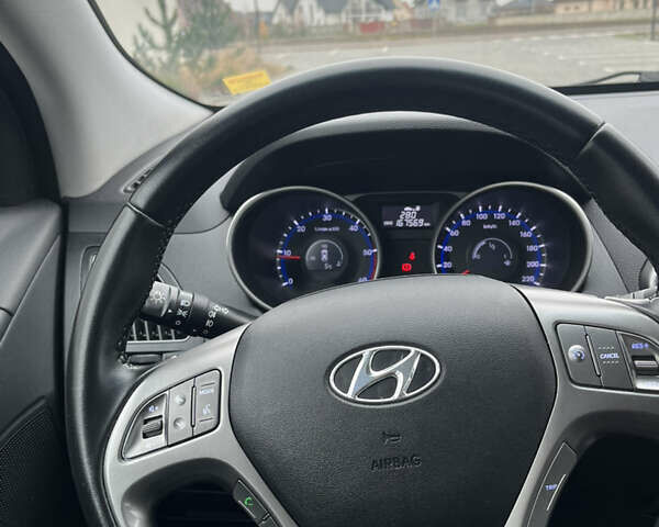 Черный Хендай их35, объемом двигателя 1.69 л и пробегом 167 тыс. км за 13200 $, фото 12 на Automoto.ua