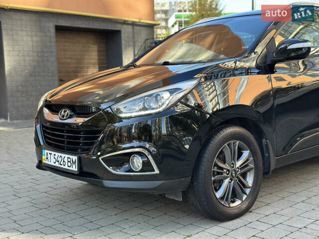 Черный Хендай их35, объемом двигателя 2 л и пробегом 96 тыс. км за 11950 $, фото 4 на Automoto.ua
