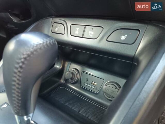 Хендай их35 2014 в Луцке на Automoto.ua Черный Хендай их35, объемом двигателя 2 л и пробегом 208 тыс. км за 15350 $, фото 68 на Automoto.ua