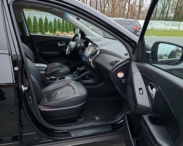 Черный Хендай их35, объемом двигателя 2 л и пробегом 237 тыс. км за 15600 $, фото 15 на Automoto.ua