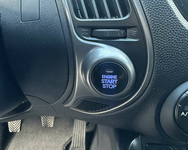 Чорний Хендай іх35, об'ємом двигуна 2 л та пробігом 230 тис. км за 13400 $, фото 53 на Automoto.ua