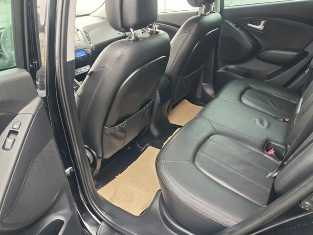 Черный Хендай их35, объемом двигателя 2 л и пробегом 203 тыс. км за 13750 $, фото 5 на Automoto.ua