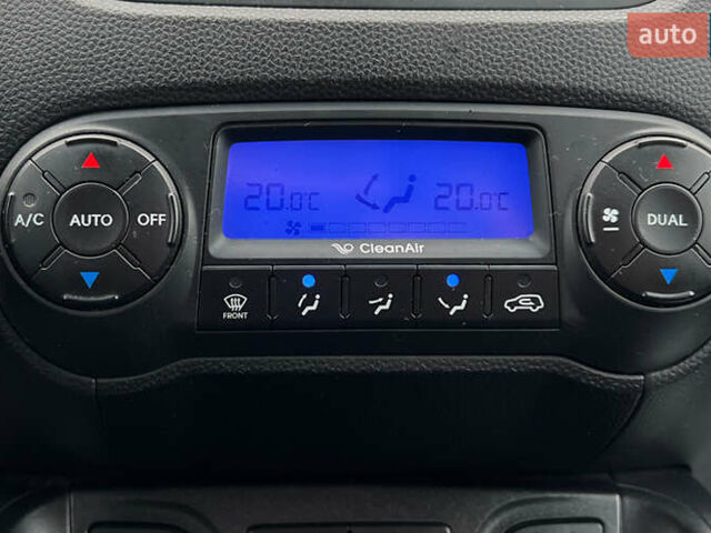 Чорний Хендай іх35, об'ємом двигуна 2 л та пробігом 238 тис. км за 15650 $, фото 14 на Automoto.ua