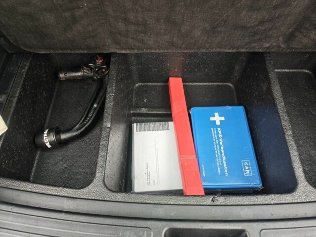 Черный Хендай их35, объемом двигателя 2 л и пробегом 203 тыс. км за 13750 $, фото 10 на Automoto.ua