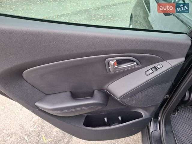 Хендай их35 2014 в Киеве на Automoto.ua Черный Хендай их35, объемом двигателя 1.7 л и пробегом 210 тыс. км за 13300 $, фото 26 на Automoto.ua