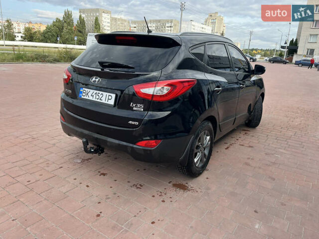Черный Хендай их35, объемом двигателя 2 л и пробегом 246 тыс. км за 15300 $, фото 4 на Automoto.ua