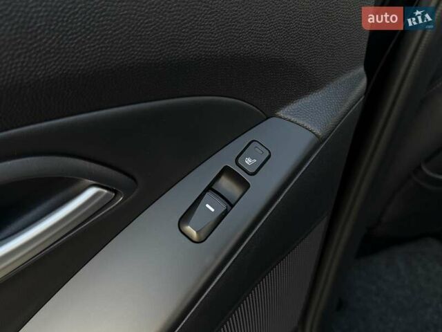 Черный Хендай их35, объемом двигателя 2 л и пробегом 182 тыс. км за 14650 $, фото 61 на Automoto.ua