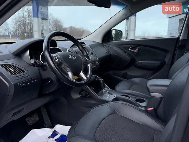 Черный Хендай их35, объемом двигателя 2 л и пробегом 246 тыс. км за 15300 $, фото 18 на Automoto.ua