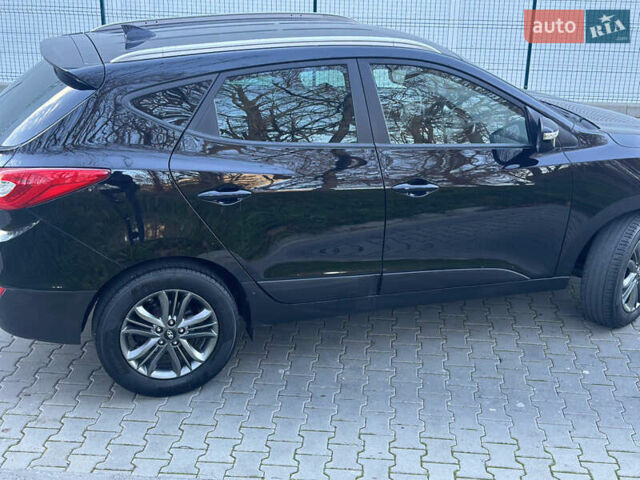 Черный Хендай их35, объемом двигателя 2 л и пробегом 237 тыс. км за 15150 $, фото 11 на Automoto.ua