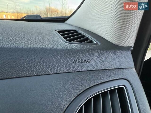 Черный Хендай их35, объемом двигателя 2 л и пробегом 182 тыс. км за 14650 $, фото 40 на Automoto.ua