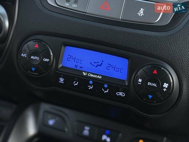 Черный Хендай их35, объемом двигателя 2 л и пробегом 182 тыс. км за 14650 $, фото 50 на Automoto.ua