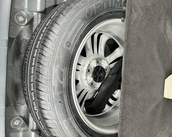 Черный Хендай их35, объемом двигателя 1.69 л и пробегом 167 тыс. км за 13200 $, фото 14 на Automoto.ua