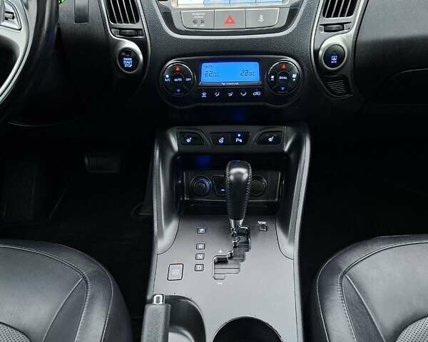 Черный Хендай их35, объемом двигателя 2 л и пробегом 237 тыс. км за 15600 $, фото 18 на Automoto.ua