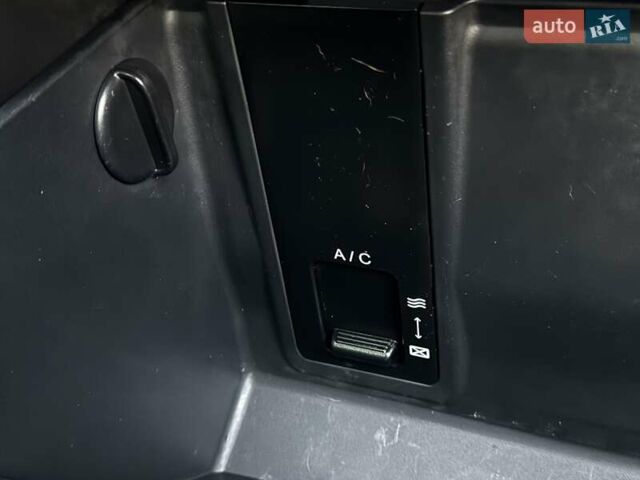 Черный Хендай их35, объемом двигателя 2 л и пробегом 182 тыс. км за 14650 $, фото 44 на Automoto.ua