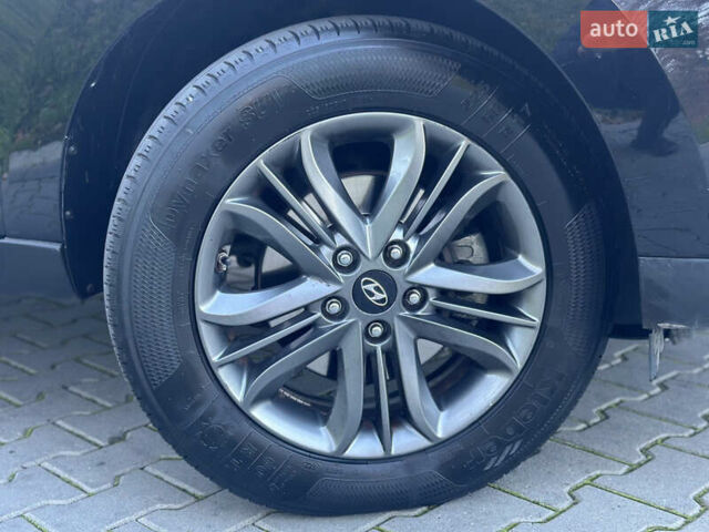 Черный Хендай их35, объемом двигателя 2 л и пробегом 237 тыс. км за 15150 $, фото 12 на Automoto.ua