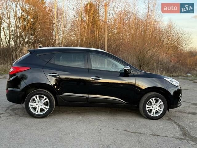 Черный Хендай их35, объемом двигателя 2 л и пробегом 182 тыс. км за 14650 $, фото 7 на Automoto.ua