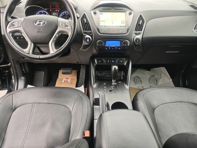 Черный Хендай их35, объемом двигателя 2 л и пробегом 203 тыс. км за 13750 $, фото 9 на Automoto.ua