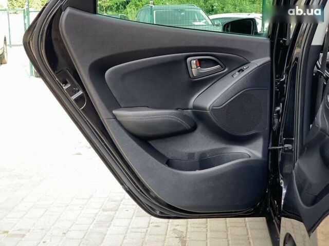 Черный Хендай их35, объемом двигателя 2 л и пробегом 214 тыс. км за 14999 $, фото 27 на Automoto.ua