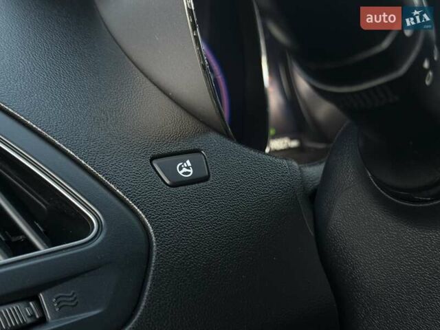 Черный Хендай их35, объемом двигателя 2 л и пробегом 182 тыс. км за 14650 $, фото 71 на Automoto.ua