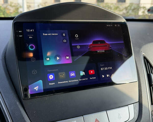 Черный Хендай их35, объемом двигателя 2 л и пробегом 179 тыс. км за 16500 $, фото 11 на Automoto.ua