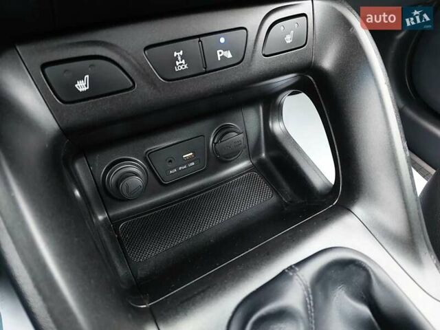 Черный Хендай их35, объемом двигателя 2 л и пробегом 152 тыс. км за 14950 $, фото 30 на Automoto.ua