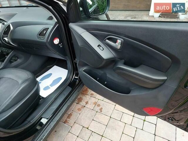 Черный Хендай их35, объемом двигателя 2 л и пробегом 152 тыс. км за 14950 $, фото 39 на Automoto.ua