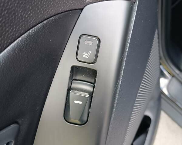 Черный Хендай их35, объемом двигателя 2 л и пробегом 207 тыс. км за 15750 $, фото 59 на Automoto.ua