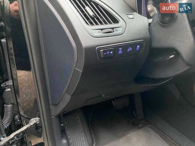Чорний Хендай іх35, об'ємом двигуна 2 л та пробігом 160 тис. км за 15599 $, фото 44 на Automoto.ua