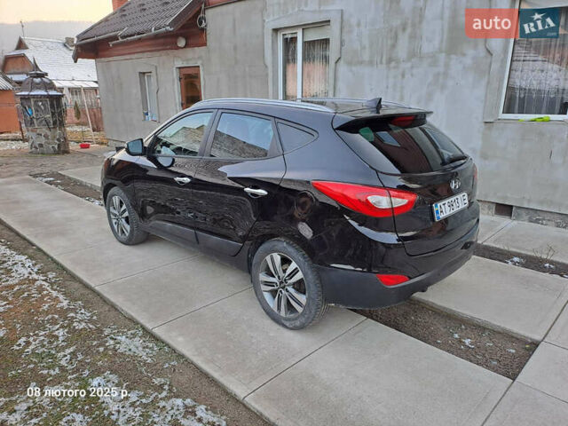 Черный Хендай их35, объемом двигателя 2 л и пробегом 173 тыс. км за 16500 $, фото 4 на Automoto.ua