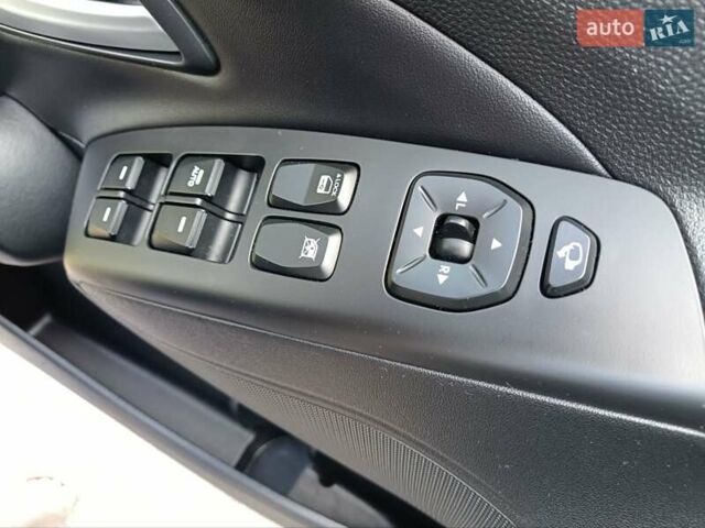 Черный Хендай их35, объемом двигателя 2 л и пробегом 207 тыс. км за 15750 $, фото 47 на Automoto.ua