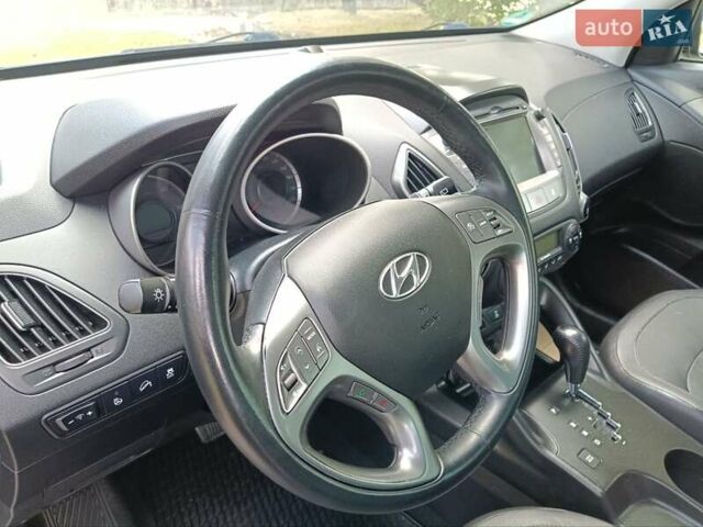 Черный Хендай их35, объемом двигателя 2 л и пробегом 207 тыс. км за 15750 $, фото 41 на Automoto.ua