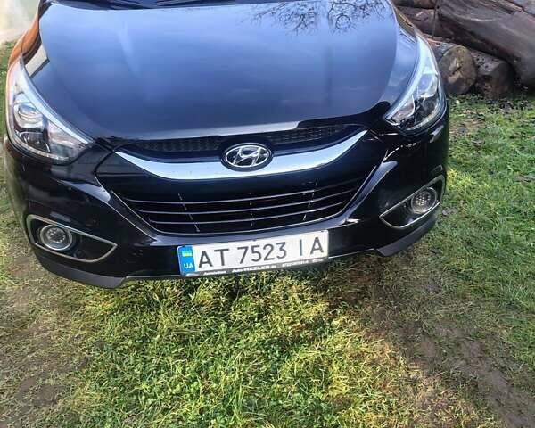 Черный Хендай их35, объемом двигателя 1.7 л и пробегом 165 тыс. км за 15250 $, фото 6 на Automoto.ua