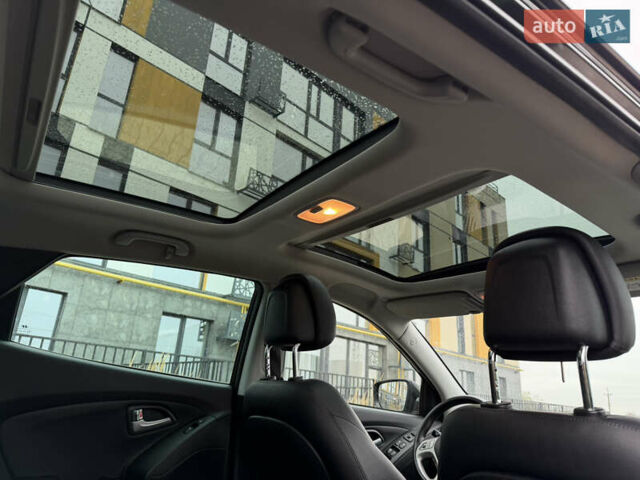 Чорний Хендай іх35, об'ємом двигуна 2 л та пробігом 240 тис. км за 15800 $, фото 31 на Automoto.ua