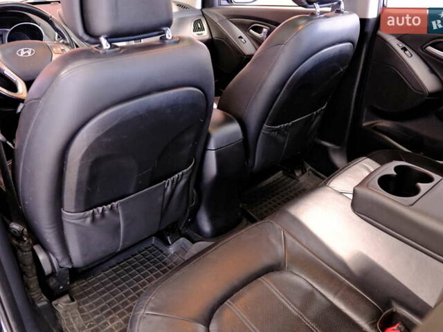 Черный Хендай их35, объемом двигателя 2 л и пробегом 182 тыс. км за 15500 $, фото 33 на Automoto.ua