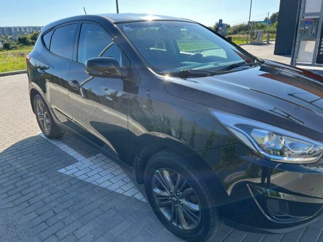 Черный Хендай их35, объемом двигателя 2 л и пробегом 140 тыс. км за 12700 $, фото 4 на Automoto.ua