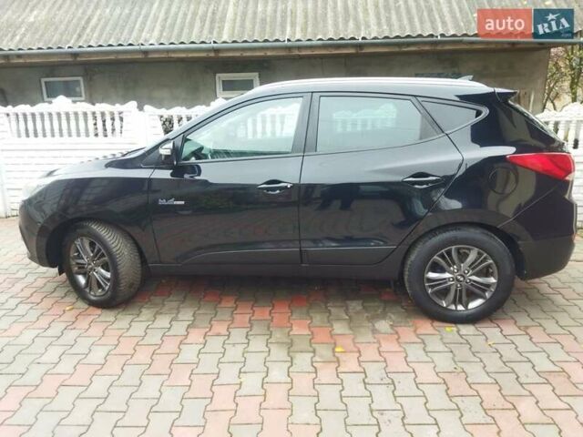 Черный Хендай их35, объемом двигателя 1.7 л и пробегом 252 тыс. км за 14900 $, фото 31 на Automoto.ua