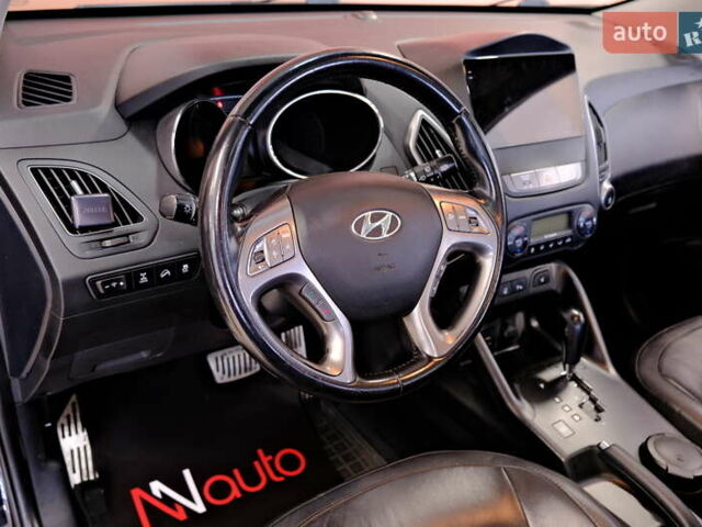 Черный Хендай их35, объемом двигателя 2 л и пробегом 182 тыс. км за 15500 $, фото 17 на Automoto.ua