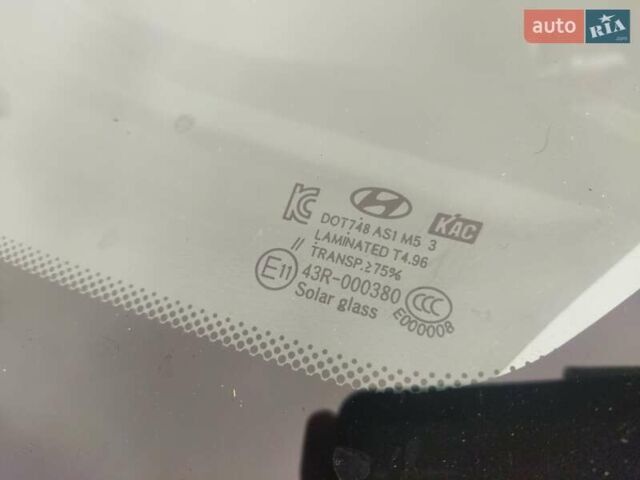 Черный Хендай их35, объемом двигателя 1.7 л и пробегом 252 тыс. км за 14900 $, фото 12 на Automoto.ua