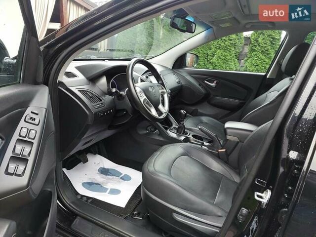 Черный Хендай их35, объемом двигателя 2 л и пробегом 152 тыс. км за 14950 $, фото 51 на Automoto.ua