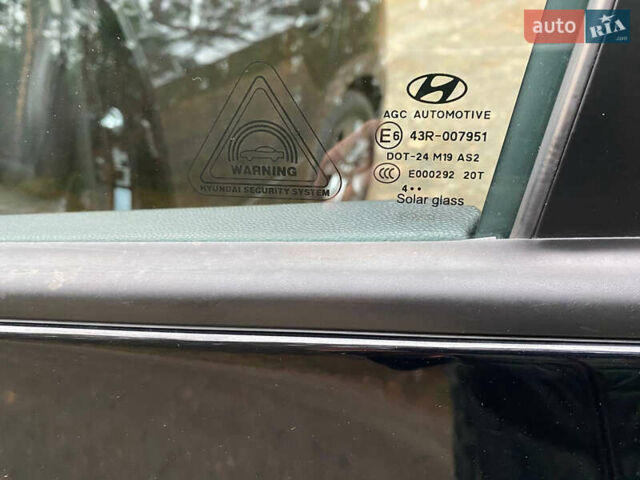 Чорний Хендай іх35, об'ємом двигуна 2 л та пробігом 160 тис. км за 15599 $, фото 115 на Automoto.ua