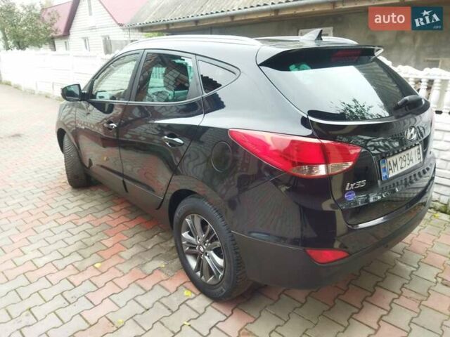 Черный Хендай их35, объемом двигателя 1.7 л и пробегом 252 тыс. км за 14900 $, фото 32 на Automoto.ua