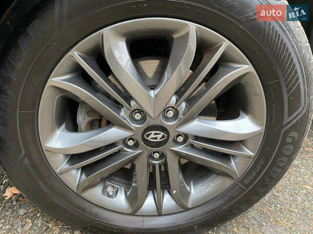 Чорний Хендай іх35, об'ємом двигуна 2 л та пробігом 160 тис. км за 15599 $, фото 106 на Automoto.ua