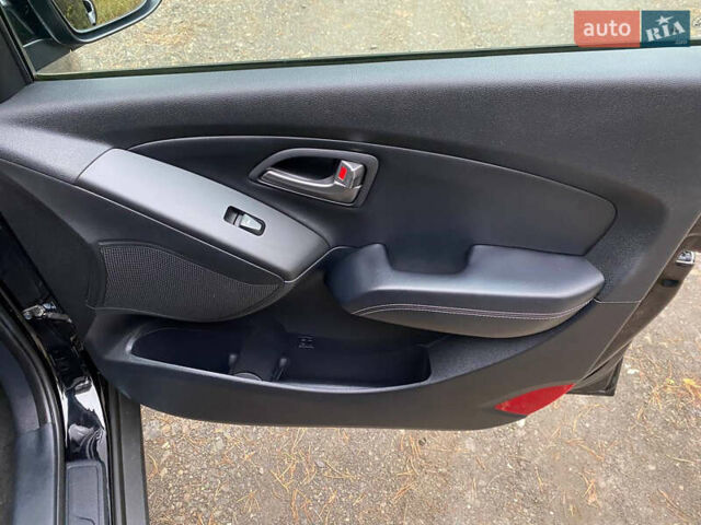 Чорний Хендай іх35, об'ємом двигуна 2 л та пробігом 160 тис. км за 15599 $, фото 60 на Automoto.ua